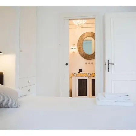 Villa Centre House With Jacuzzi