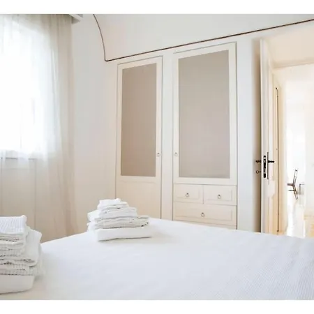 Centre House With Jacuzzi 别墅 *