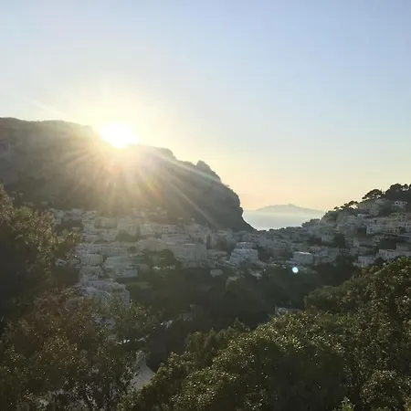 Centre House With Jacuzzi 别墅 *